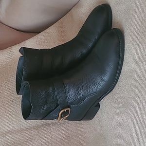 Tory Burch boots sz8